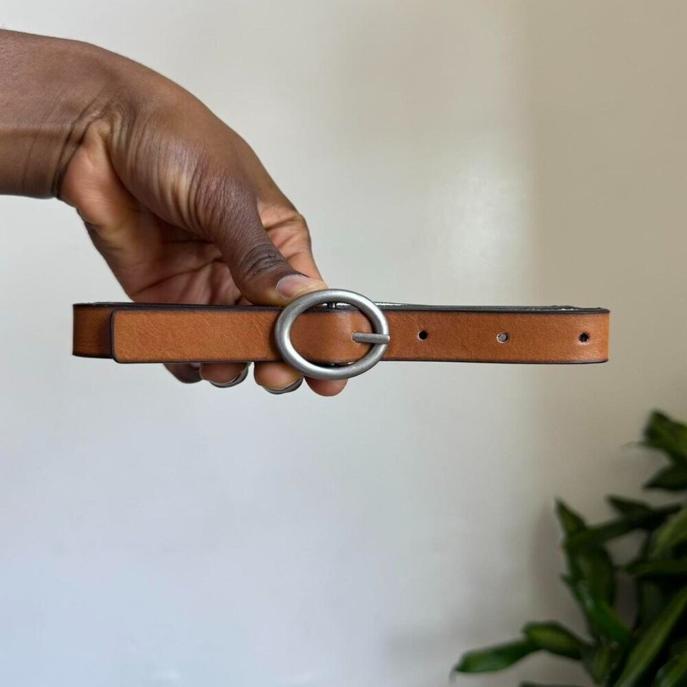 Minimalist tan mini‎ belt